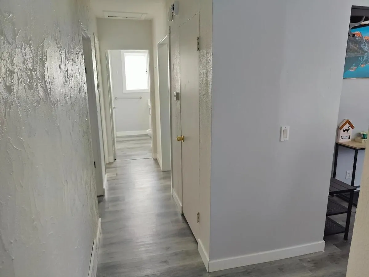 Elegant Upper Unit Bungalow - 10 Mn From Downtown 卡加利 度假居
